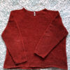 vista frontal de sweter de lana marron